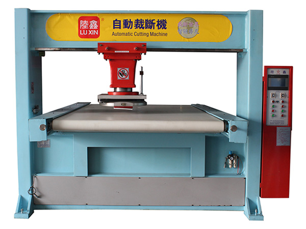 Cutting machine is a mechanical type that light industry needs